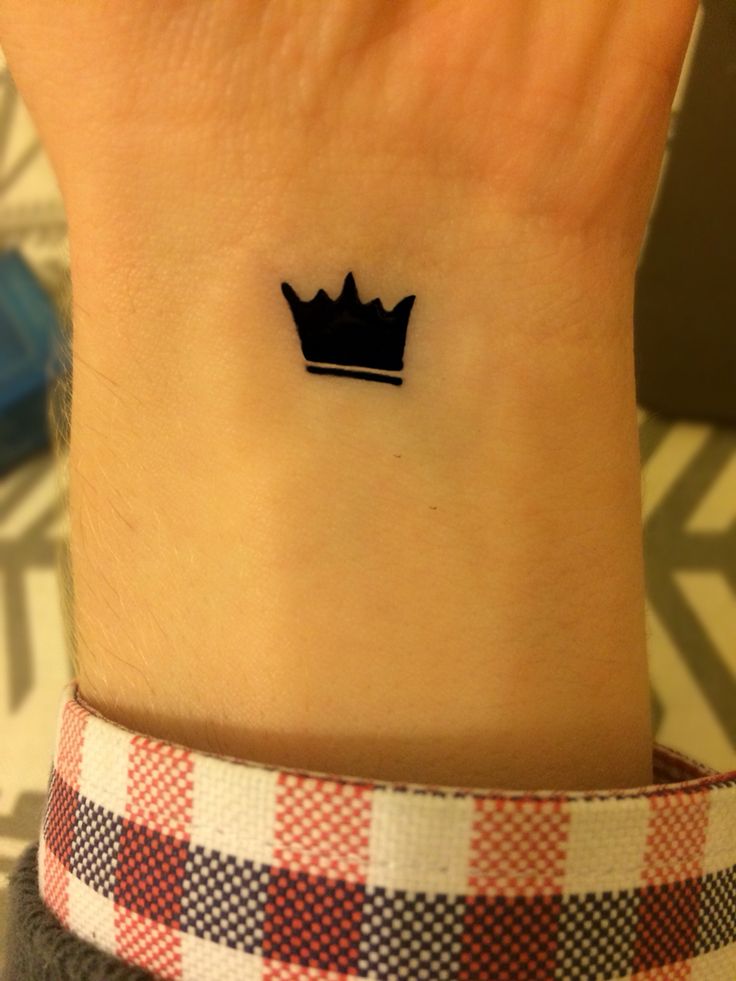 Tiny Tattoo Idea - Minimalist Tattoo Crown... - TattooViral.com | Your ...