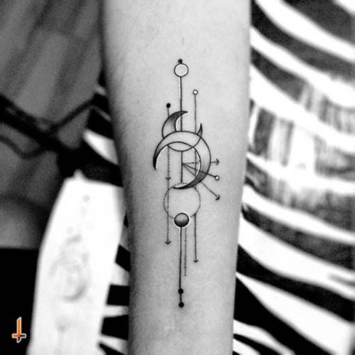 Geometric Tattoo - geometrik ay dövmeleri geometric moon tattoos ...