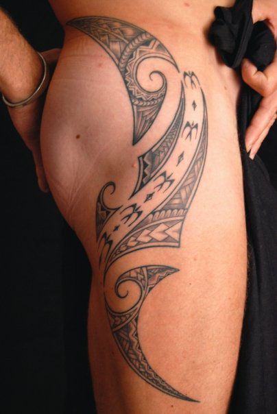 Tattoo Trends - tatouage polynésien homme côté cuisse : A voir sur www