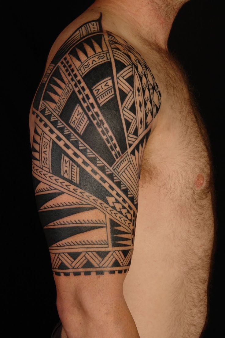 Tattoo Trends - Tatouage Polynésien Demi Bras Epaule Homme ...
