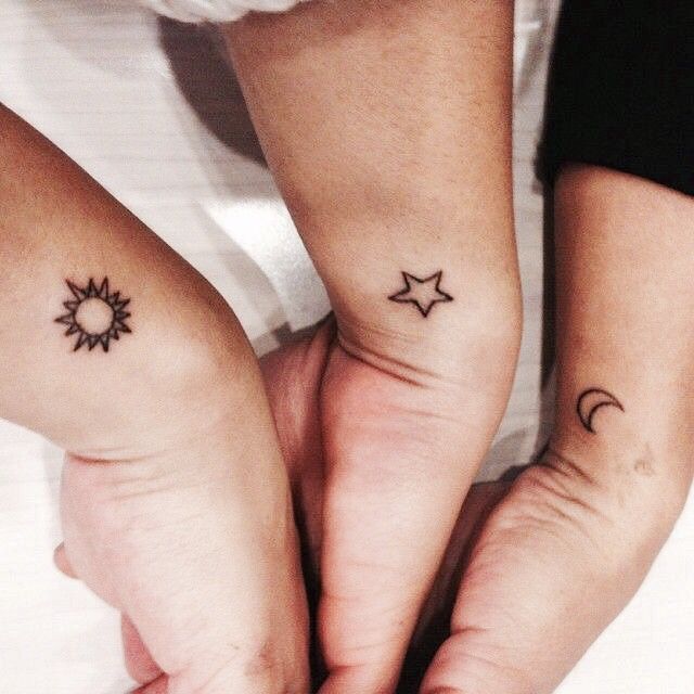 Friend Tattoos The Sun The Stars And The Moon Great Tattoos Idea To Do With Friends Definitely Should Try This At Least With Henna Tattooviral Com Your Number One Source