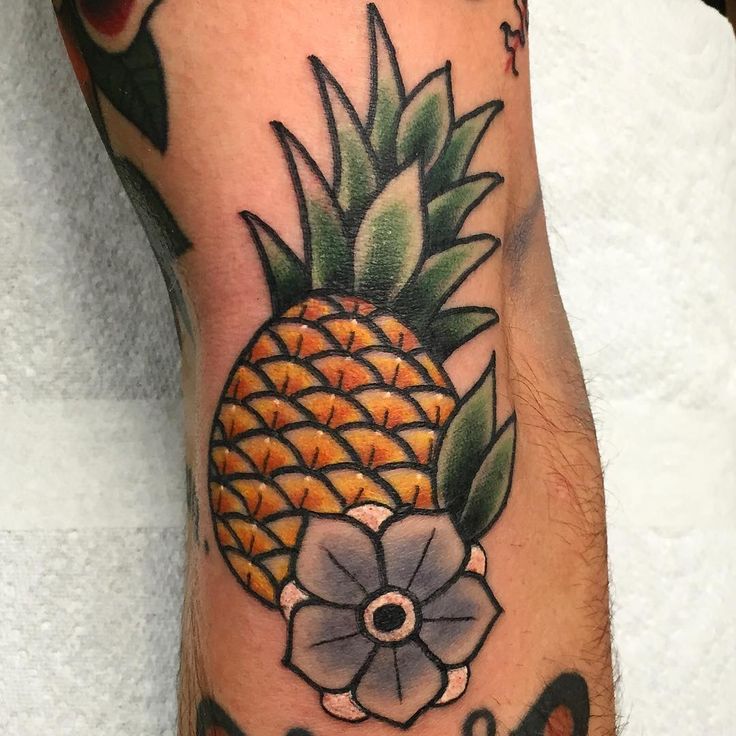 Secret meaning of woman's pineapple tattoo leaves people stunned